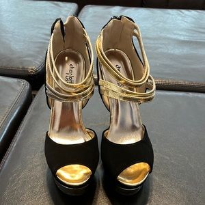 Peep toe Black and Gold Heels